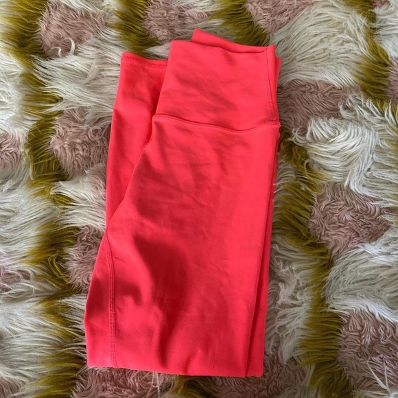 Alo airlift leggings in guava pink - Picture 1 of 4
